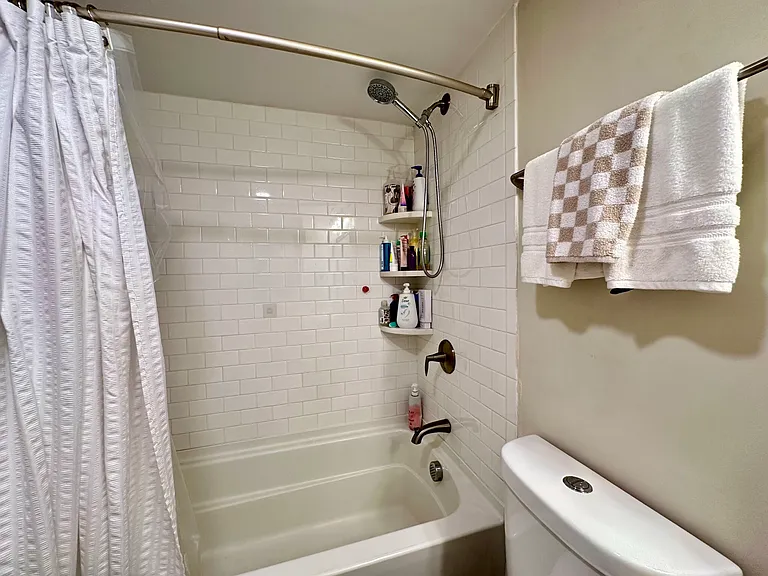 19 Playstead Rd #17 — Photo 7