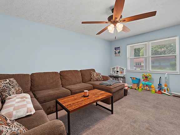 5th image of 832 Oliver Ave