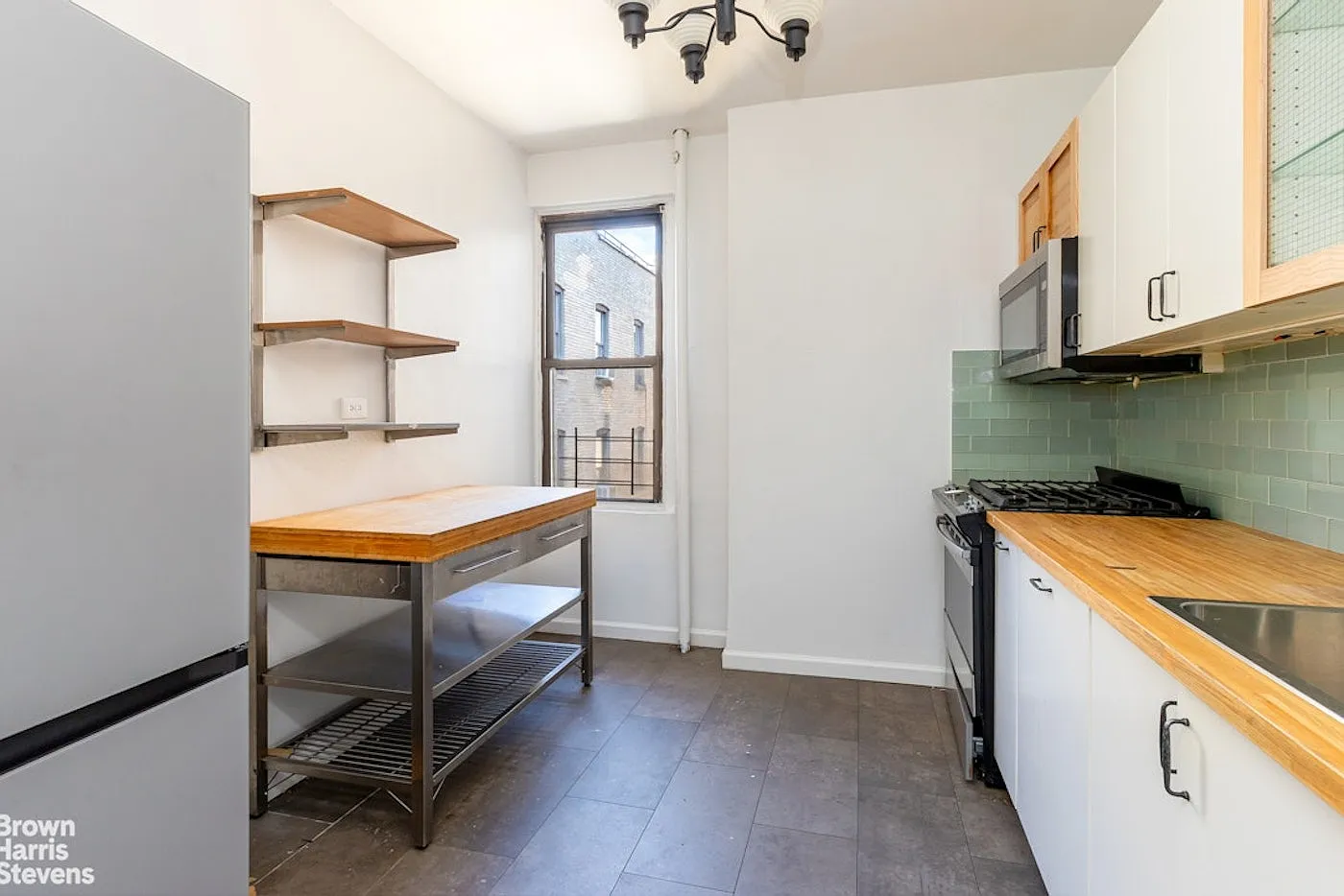 1793 Riverside Drive — Photo 4