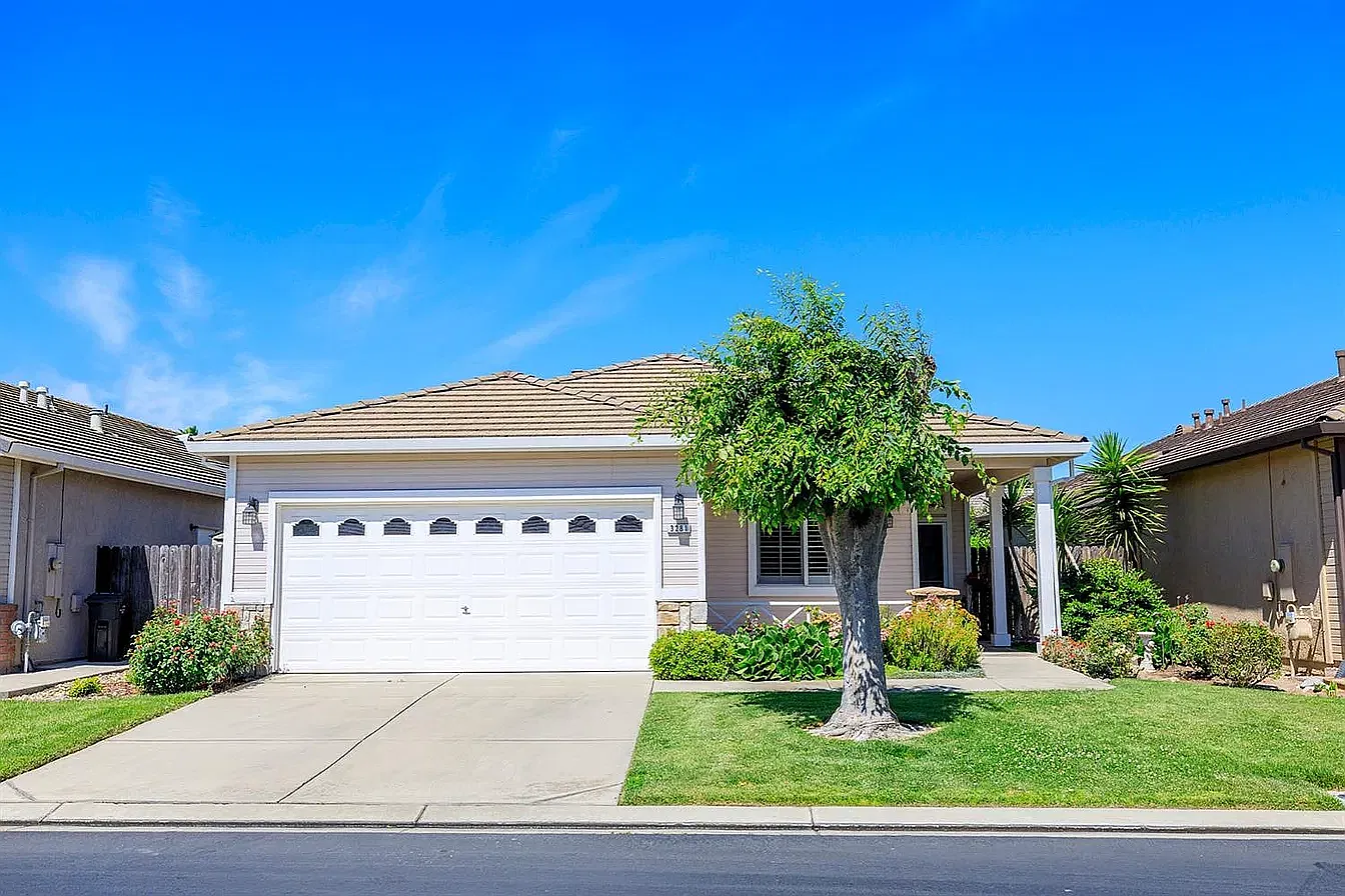 Spring Crest Dr, Turlock — Photo 1