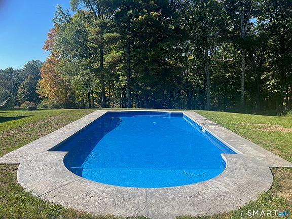 2nd image of 12 Red Oak Drive