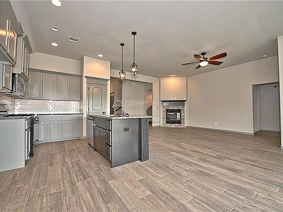 3rd image of 16821 Picasso Dr