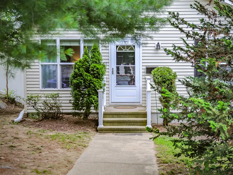 26 Fairbanks St #B — Photo 7