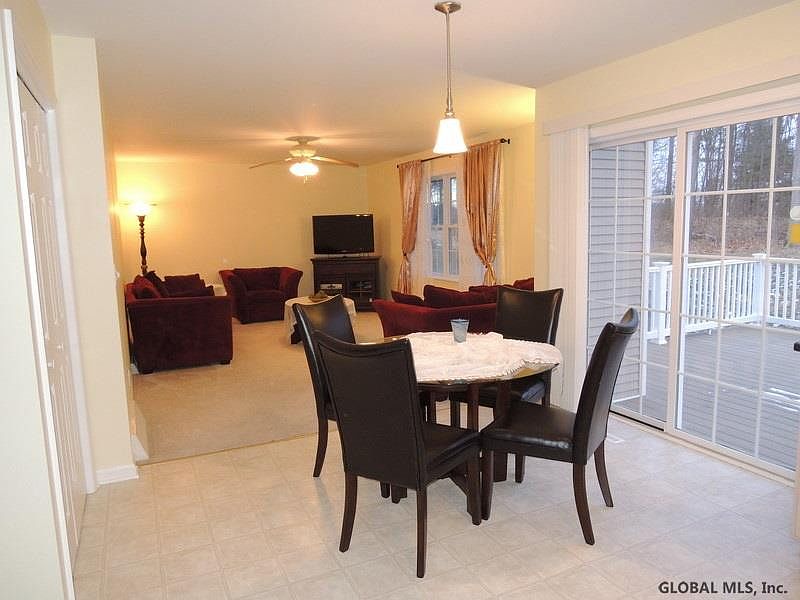 3rd image of 1134 CLUTE CREST Drive