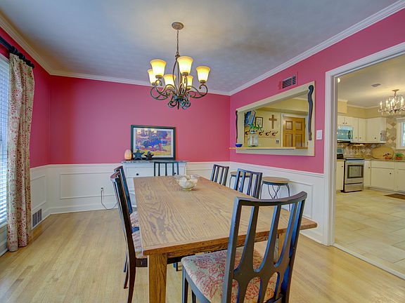 5th image of 1395 Glen Oaks Dr