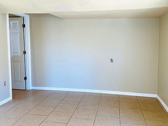 4th image of 330 Bois Darc St
