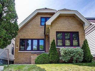 2751 S Herman St, Milwaukee, WI 53207