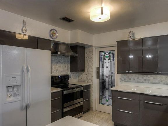 5th image of 1374 Marjohn Ave