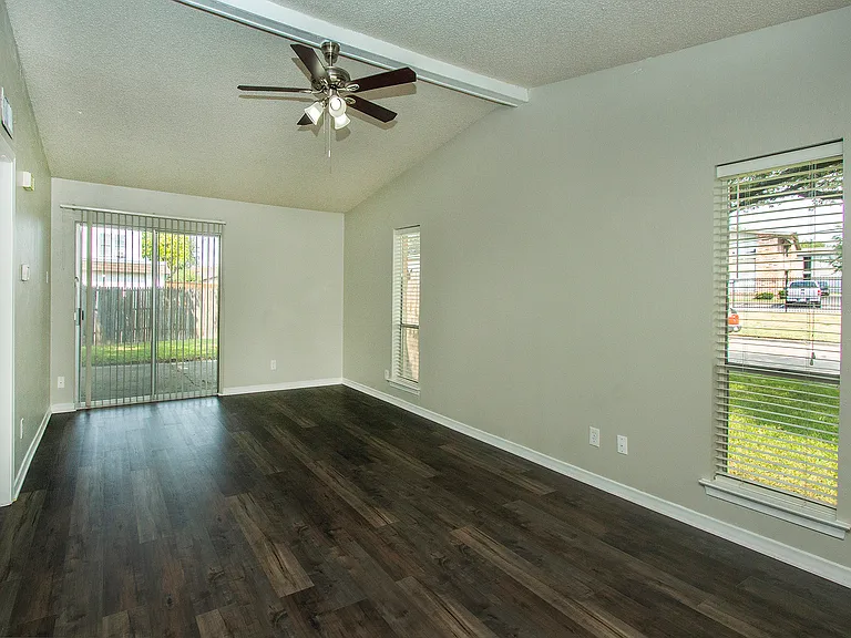 12833 Pandora Dr — Photo 8