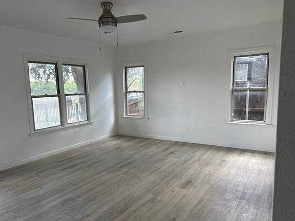 3rd image of 2734 Burchill Rd