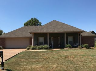 711 Prominence Dr, Flowood, MS 39232