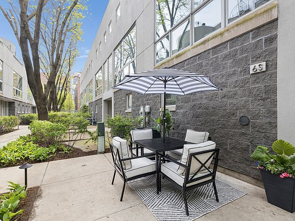 4th image of 660 N Peoria St #6S