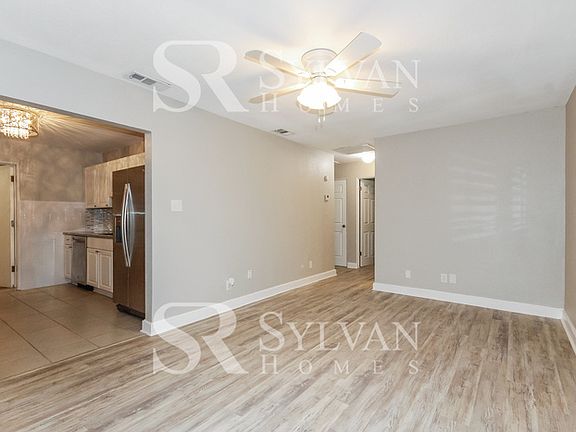 4th image of 495 Lucile St W
