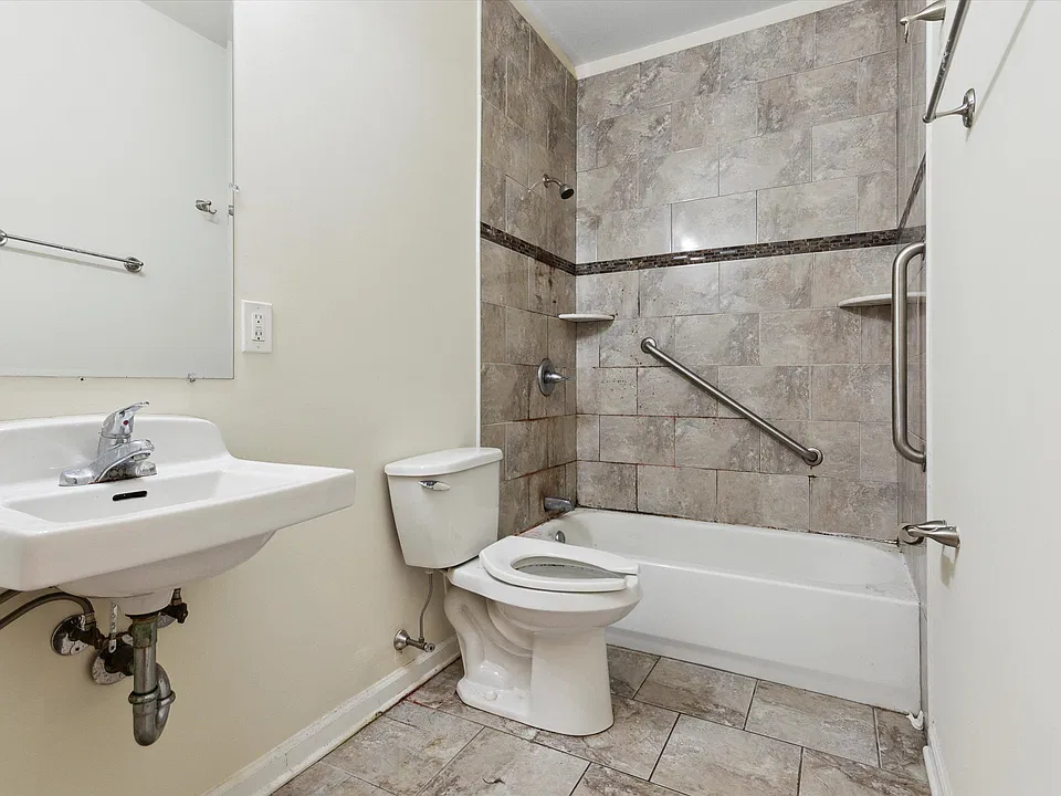 1519 Sign 1519-21 N 16th St - 1519-21 N 16th St Philadelphia PA (2 units ...