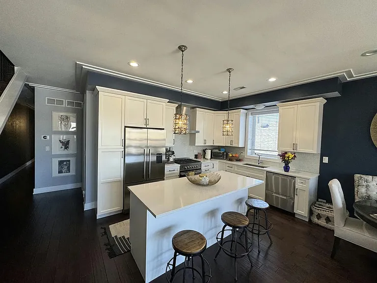 1327 W Grand Ave #3W — Photo 3