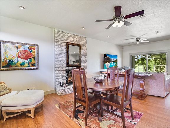 3rd image of 612 Country Club Ct