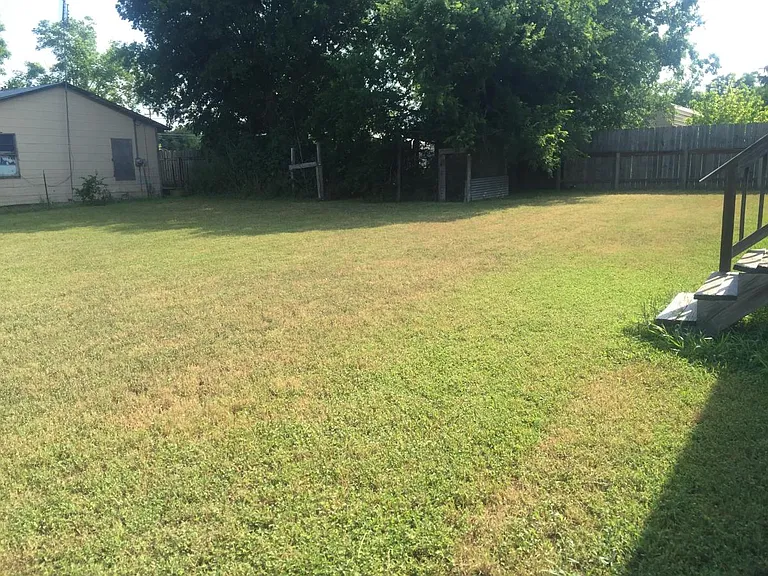 408 E Lavaca St — Photo 10