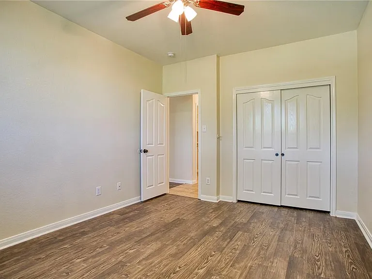 1107 Middle Brook Dr — Photo 17