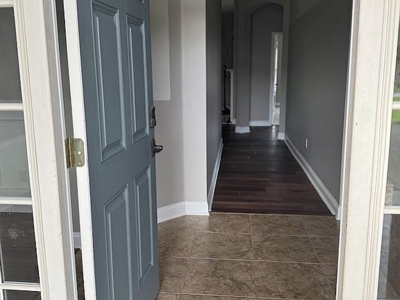 5th image of 208 Joseph Lake Ct