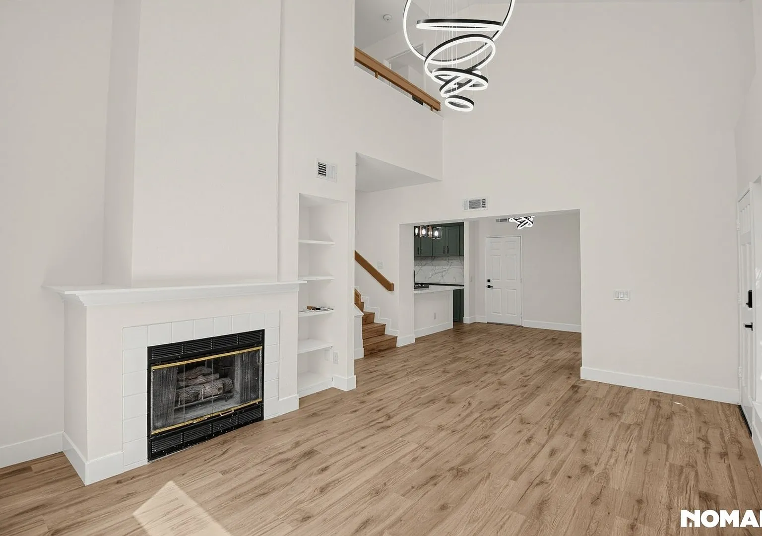 Stunning & Light-Filled 3BR/2.5BA End-Unit Townhome in Prime Valencia — Photo 2