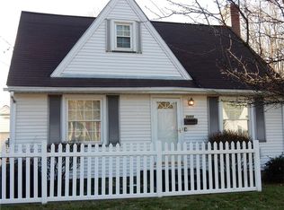 1089 Bon Air Dr, Sharon, PA