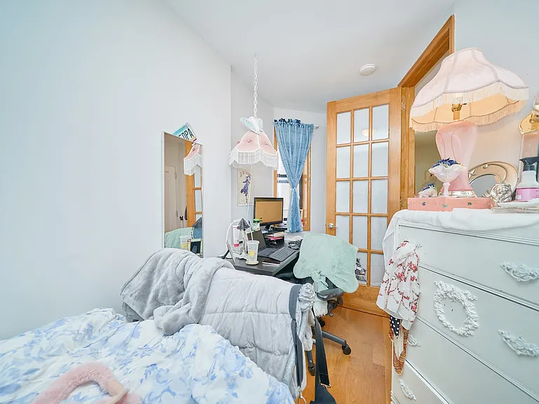454 9th Ave #12 — Photo 3