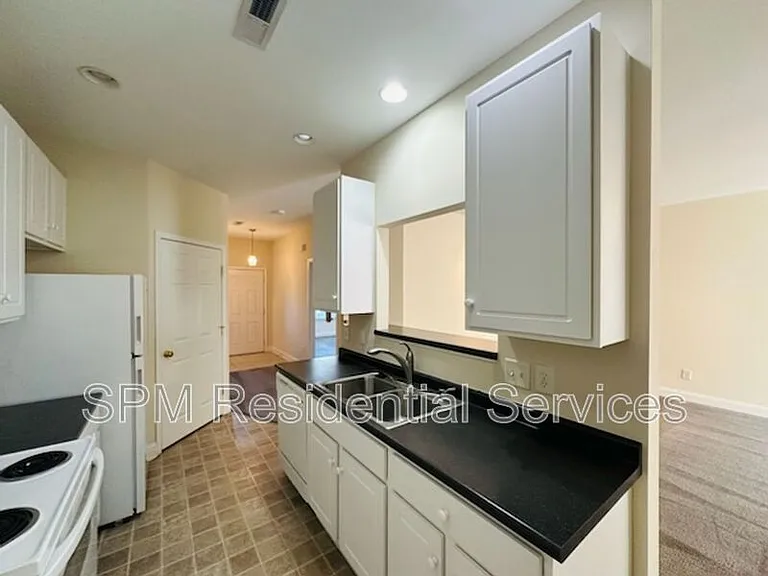 1692 Honeybee Ln — Photo 7