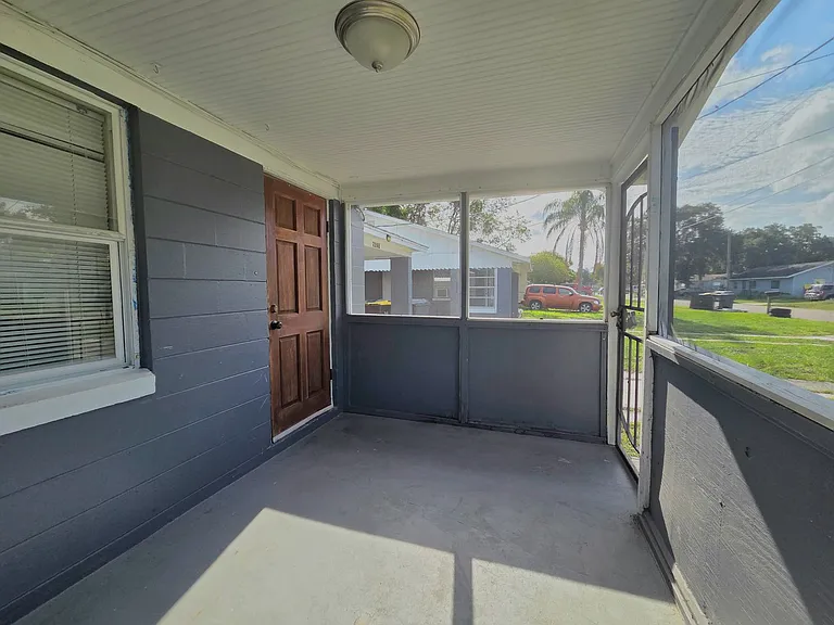 2248 Weber St — Photo 3