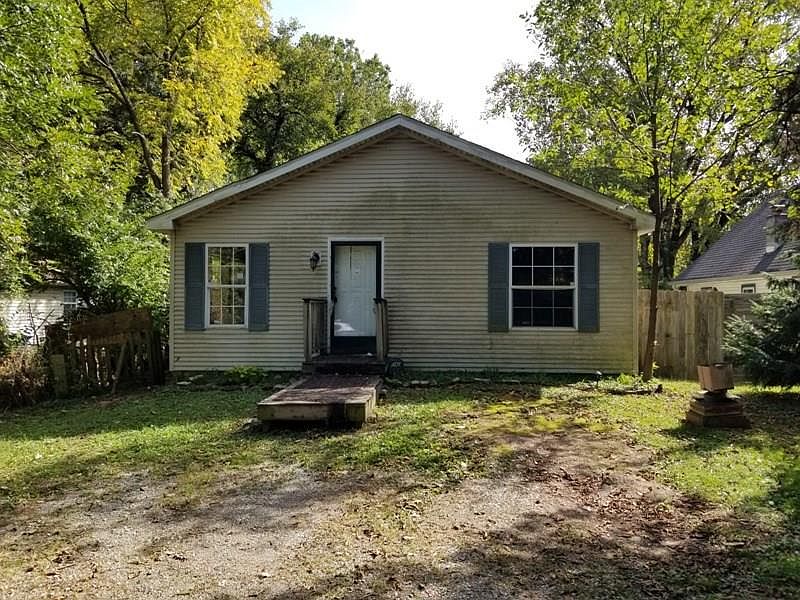 1st image of 5831 Bonnie Brae St