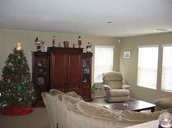 4th image of 2748 W Leafwing Dr