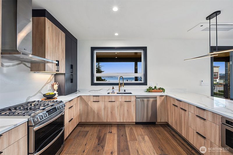 3rd image of 169 Driftwood Shores