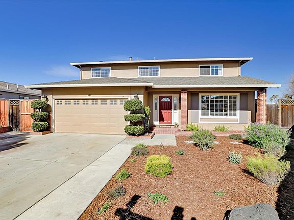 2nd image of 1377 Courtyard Dr