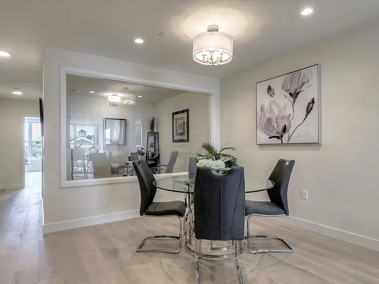 2224 Clement St — Photo 10