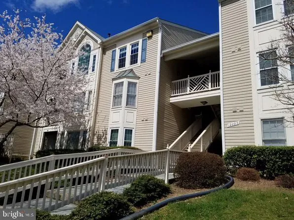12205 Fairfield House Dr APT 611B, Fairfax, VA 22033
