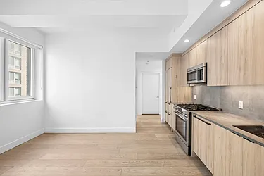 24-16 Queens Plaza South