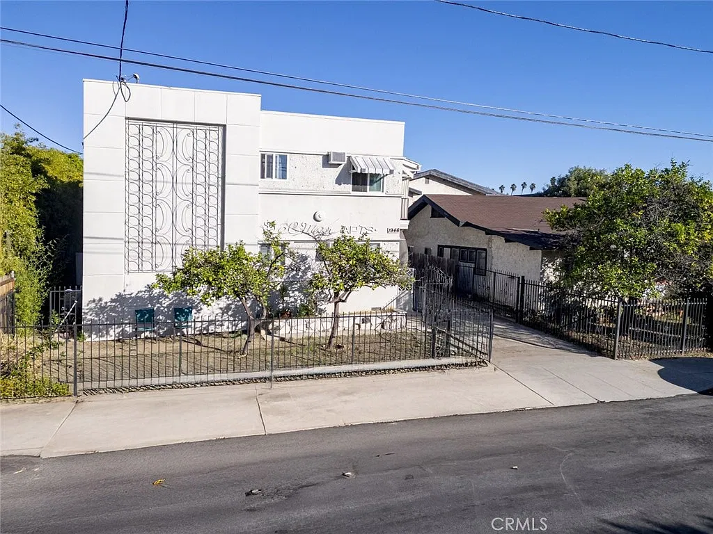 1 bed, 600 sqft, $1,800 — Photo 1
