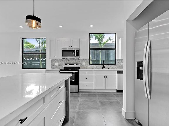 4th image of 2735-2737 SW 2nd St #2735