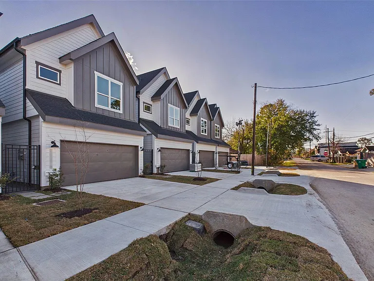 5027 Golden Forest Dr #C — Photo 32