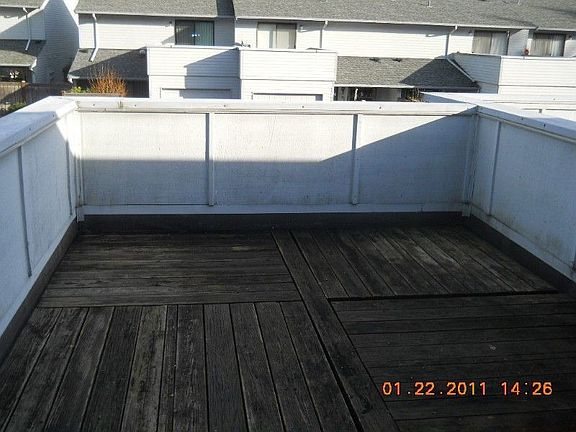 4th image of 5513 Bridgeport Way W Unit D