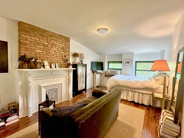 284 Halsey Street image 1 of 3