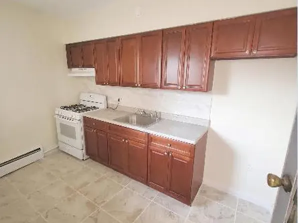 415 Kearny Ave #2, Kearny, NJ 07032
