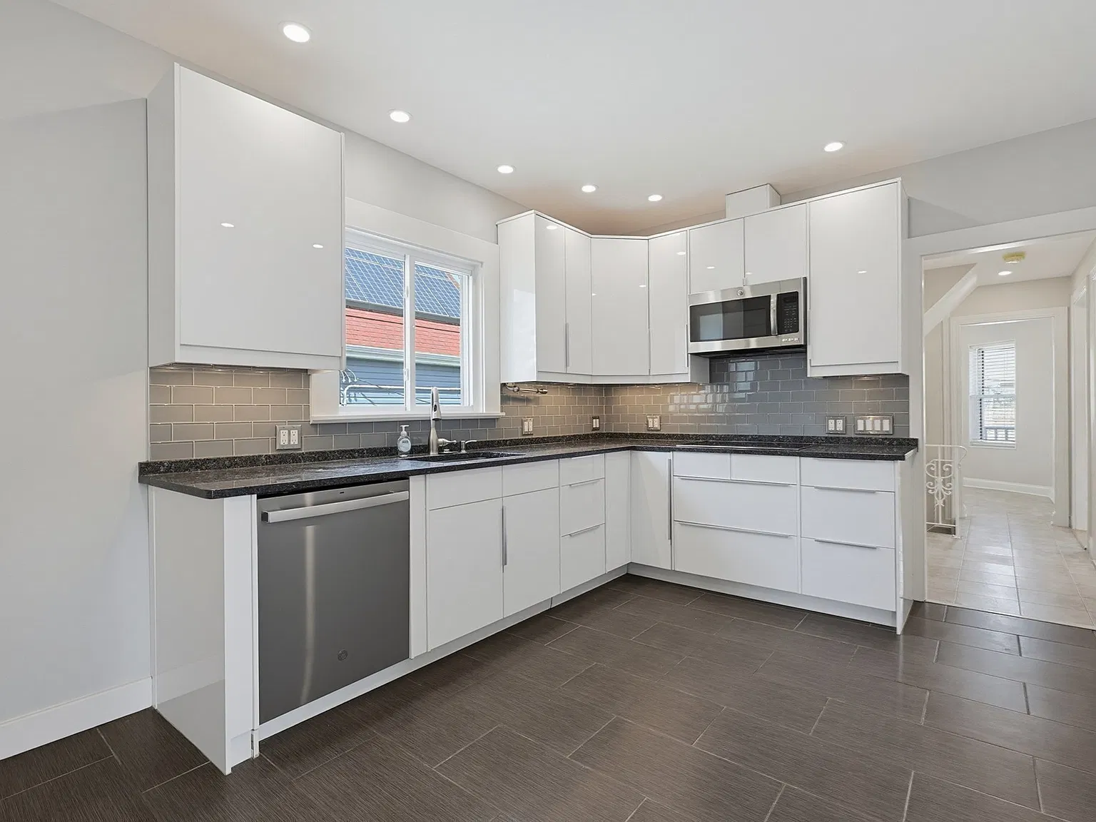 4 bed, 1540 sqft, $3,600 — Photo 3