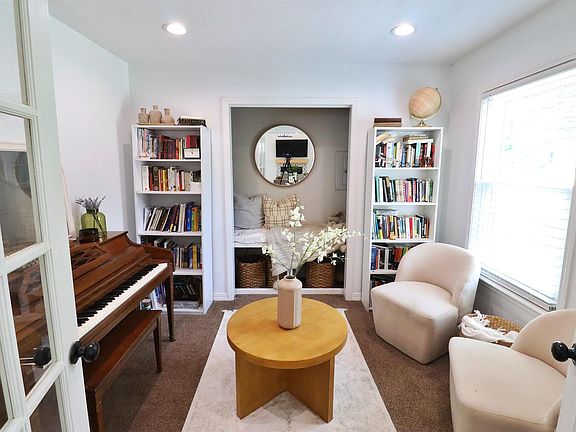 4th image of 115 Sonoma Cir