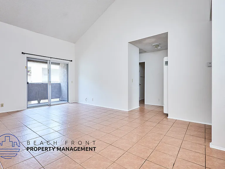 744 Rose Ave. — Photo 4