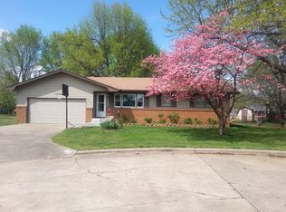 1117 E McClernon St, Springfield, MO 65803