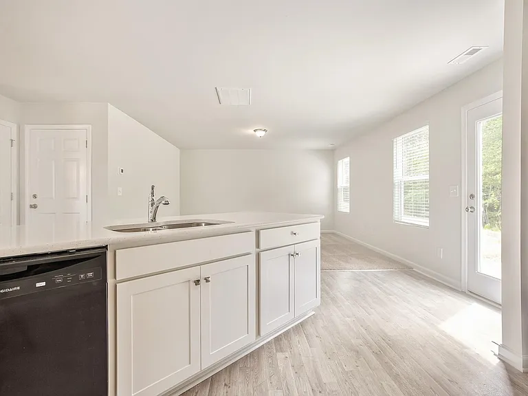 816 Conductor Ct — Photo 11