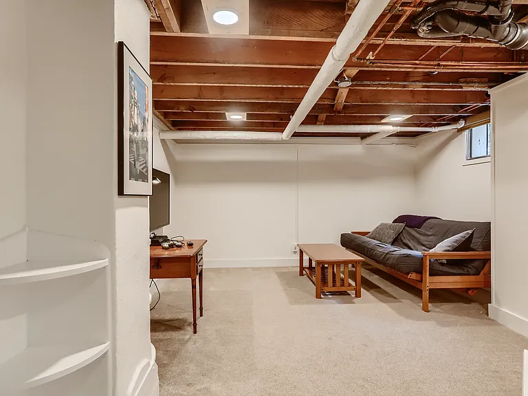 1362 Clermont St — Photo 22