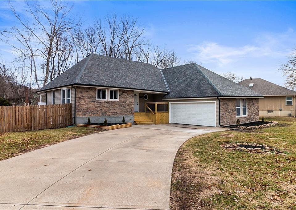 1st image of 2813 Trenchard Dr