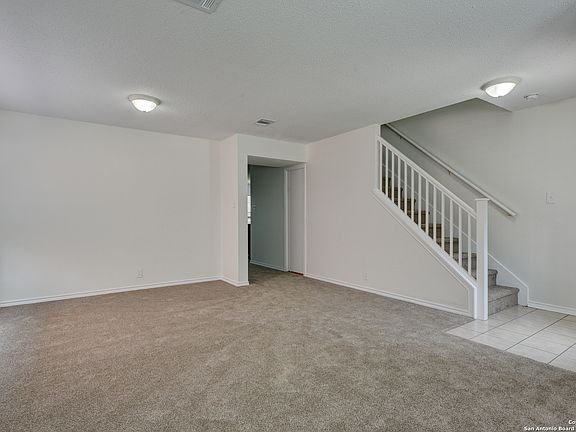 3rd image of 9551 Cantura Crest
