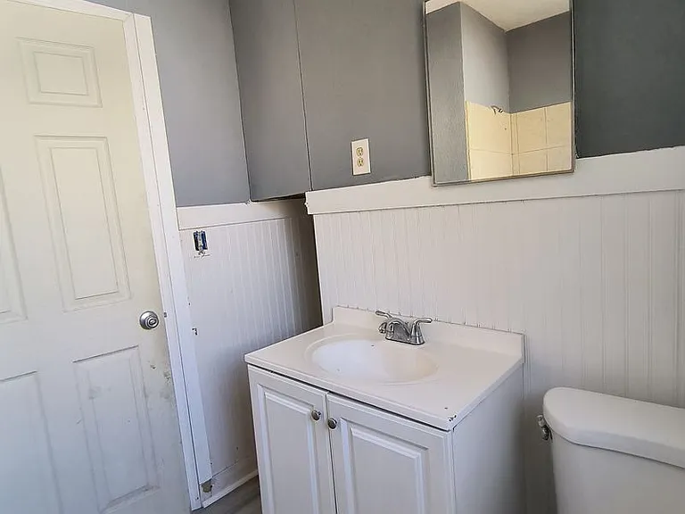 1730 Broxey Ct NE — Photo 2